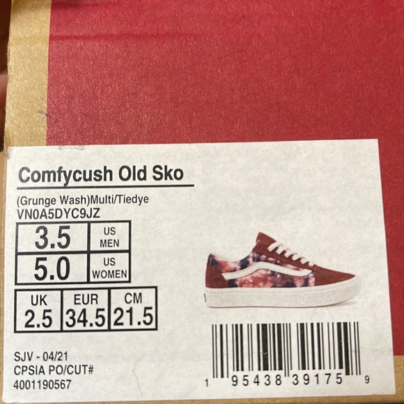 Vans Comfycush Old Sko
(Grunge Wash)Multi/Tiedye
VNOA5DYC9JZ
WMNS sneakers - Picture 16 of 16